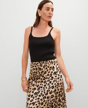 Ribbed Scoop Neck Tank Top