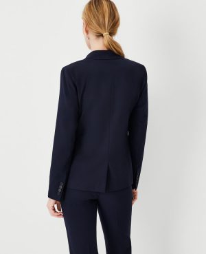 The Notched Two Button Blazer in Seasonless Stretch – Curvy Fit
