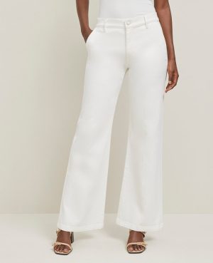 The Petite Refined Wide-Leg Jean