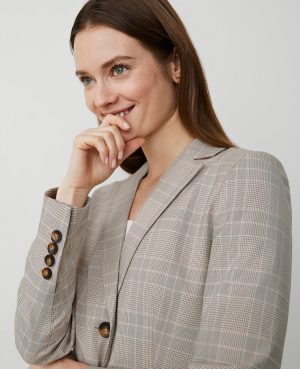 The Petite Greenwich Blazer in Plaid