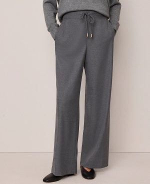 Petite Weekend Collection Wide-Leg Jogger Pant
