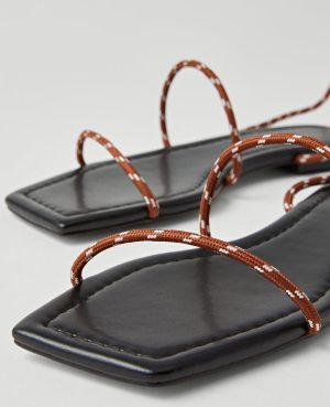 Weekend Collection Strappy Bungee Cord Sandals