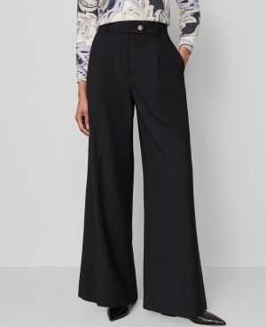 The Modern Wide-Leg Trouser
