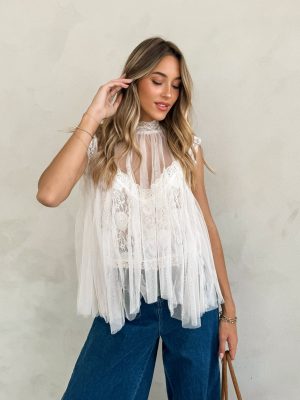 Elle Mesh Lace Top